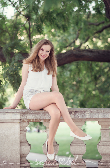 sarah bel | F-R-I-E-N-D-S