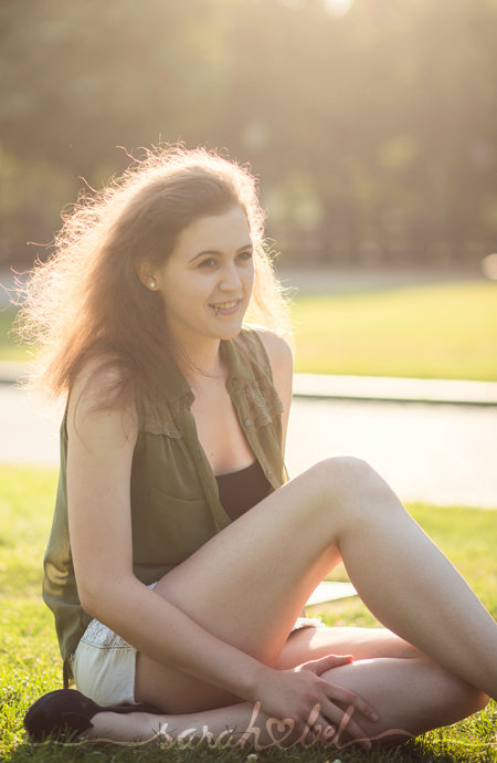 sarah bel | F-R-I-E-N-D-S