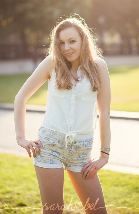 sarah bel | F-R-I-E-N-D-S