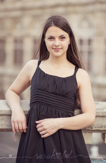 sarah bel | F-R-I-E-N-D-S